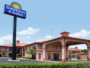Days Inn & Suites By Wyndham Braunig Lake Elmendorf Oda fotoğraf