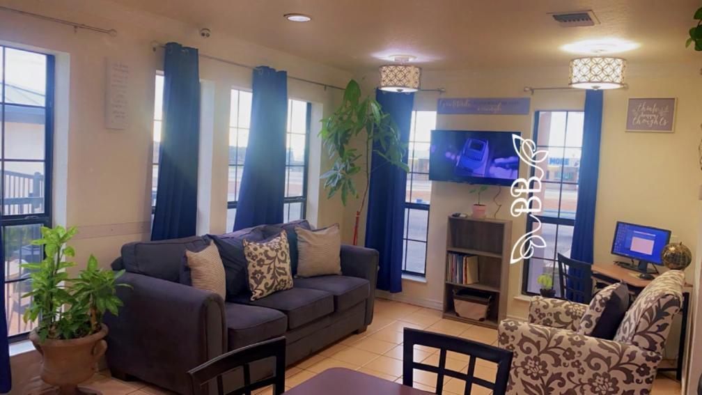 Days Inn & Suites By Wyndham Braunig Lake Elmendorf Dış mekan fotoğraf