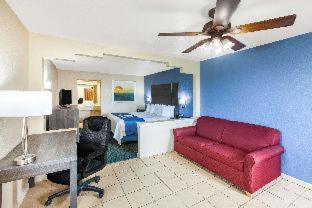 Days Inn & Suites By Wyndham Braunig Lake Elmendorf Oda fotoğraf